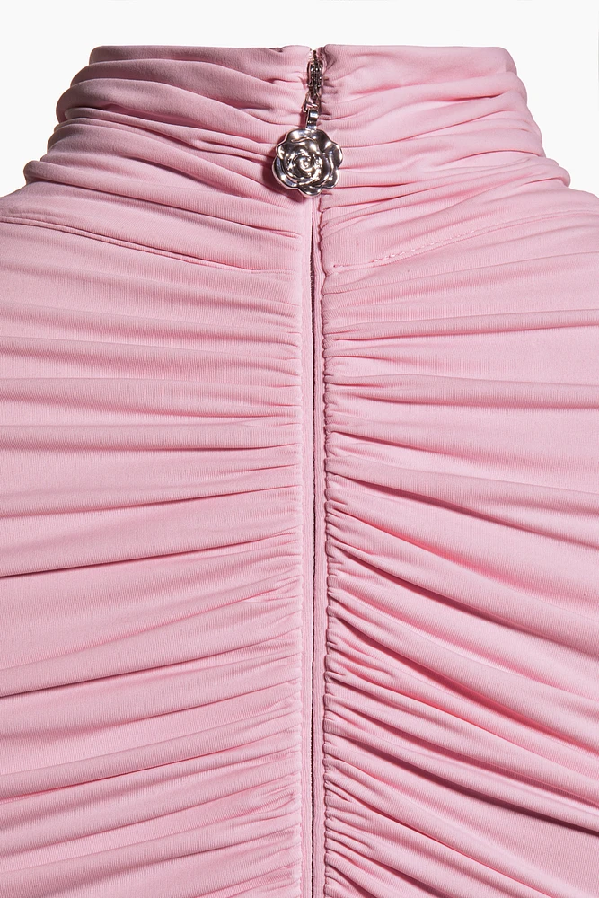 Robe à col cheminée avec rose appliquée