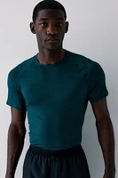 T-shirt de sport contour des muscles DryMove™