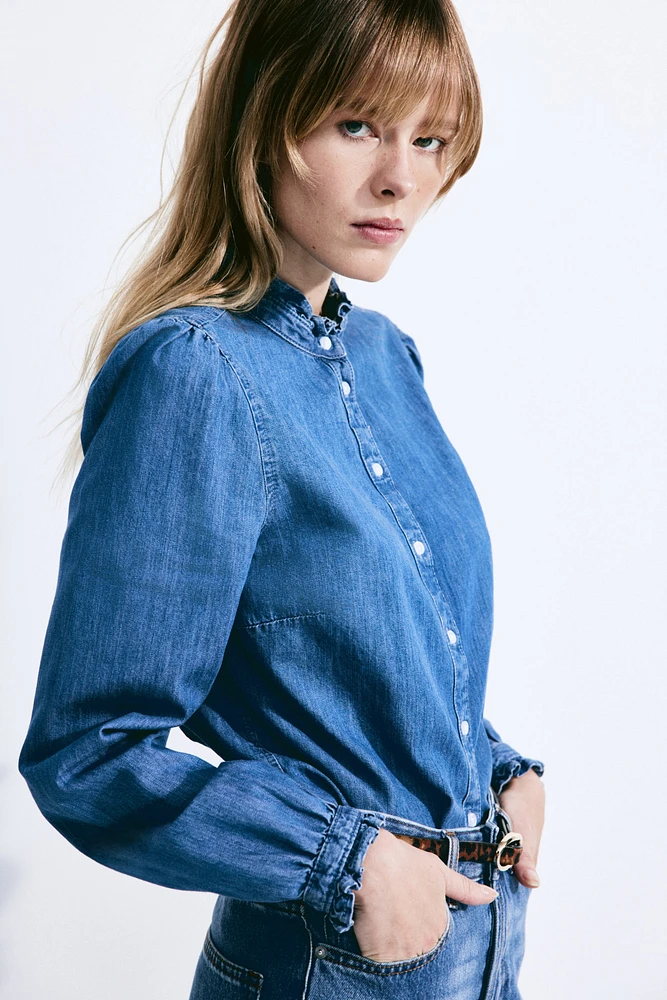 Blouse volantée en denim