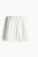 Short brodé coupe décontractée