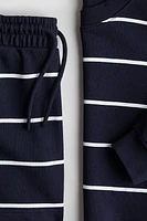 Ensemble 2 pièces avec chandail et short