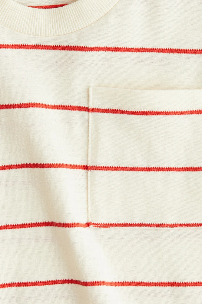Chest-pocket T-shirt