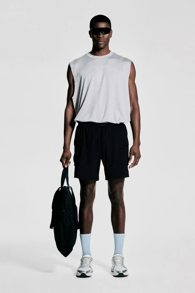 Mid-Length Cargo Sports Shorts with DryMove™
