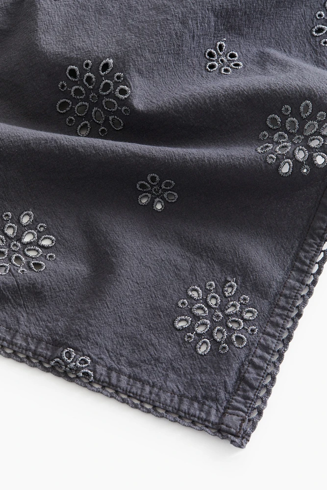 Tablecloth with Eyelet Embroidery