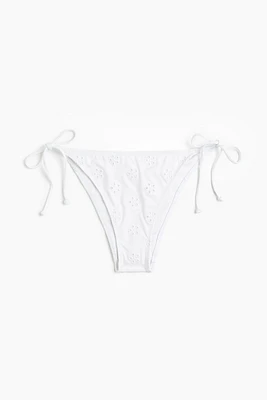 Culotte de bikini à nouer