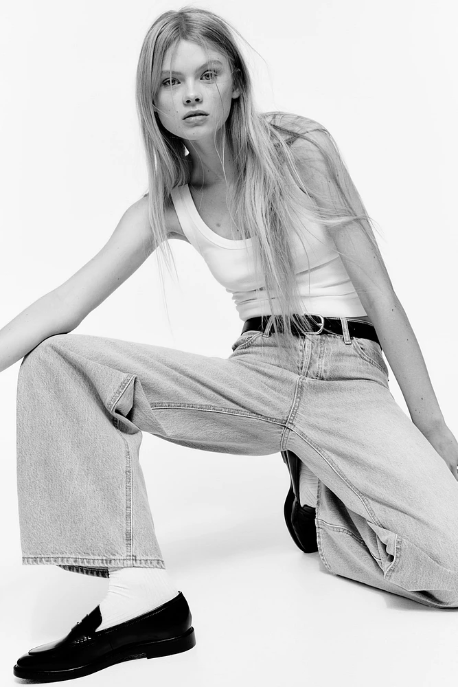Wide-cut Jeans