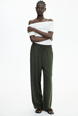 Wide-cut Pull-on Pants