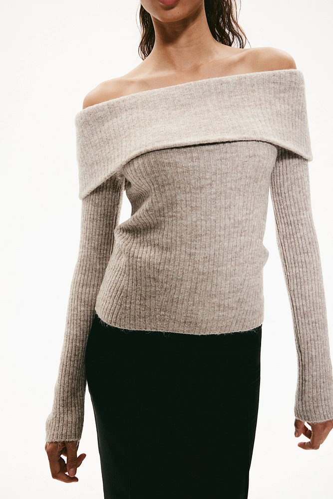 Off-the-shoulder Sweater