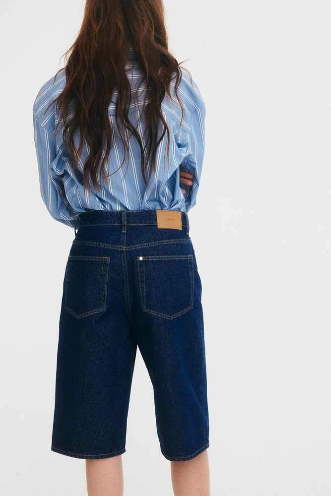 Short en denim haut du genou