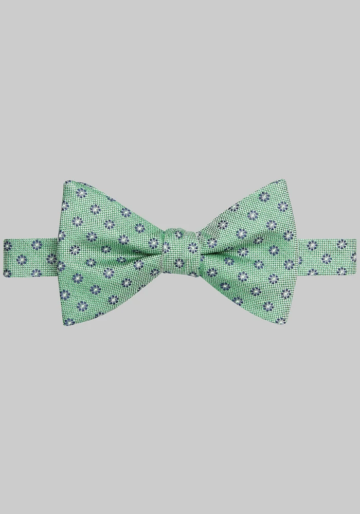 Jos. A. Bank Marguerite Floral Pre-Tied Bow Tie