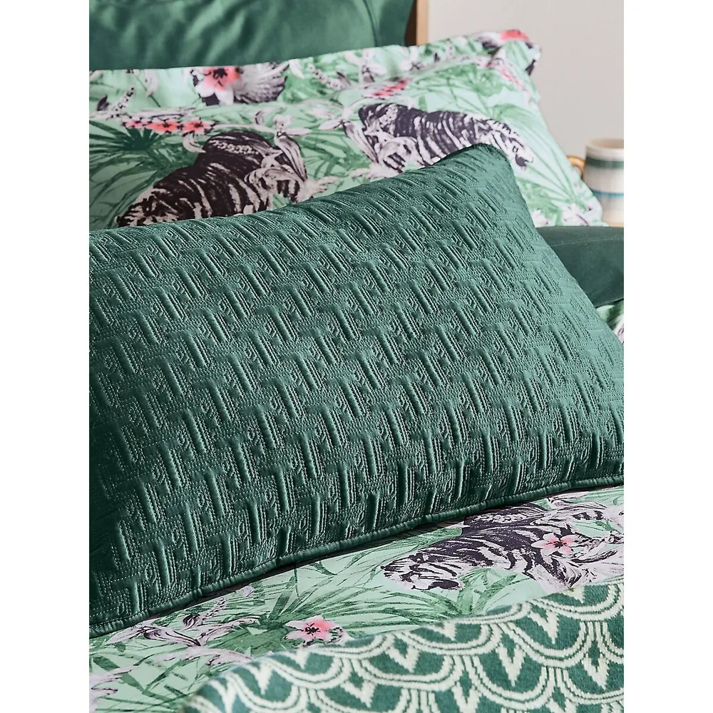 T-Pattern Satin Quilt