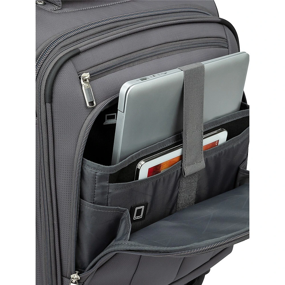 Connoisseur 4 Luggage 21.75-Inch Carry-On Spinner Suitcase