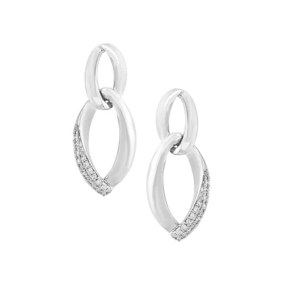 Or blanc 14 carats et or blanc 14 carats. 0,11 CT. Boucles d'oreilles à boucles entrelacées de diamants TW