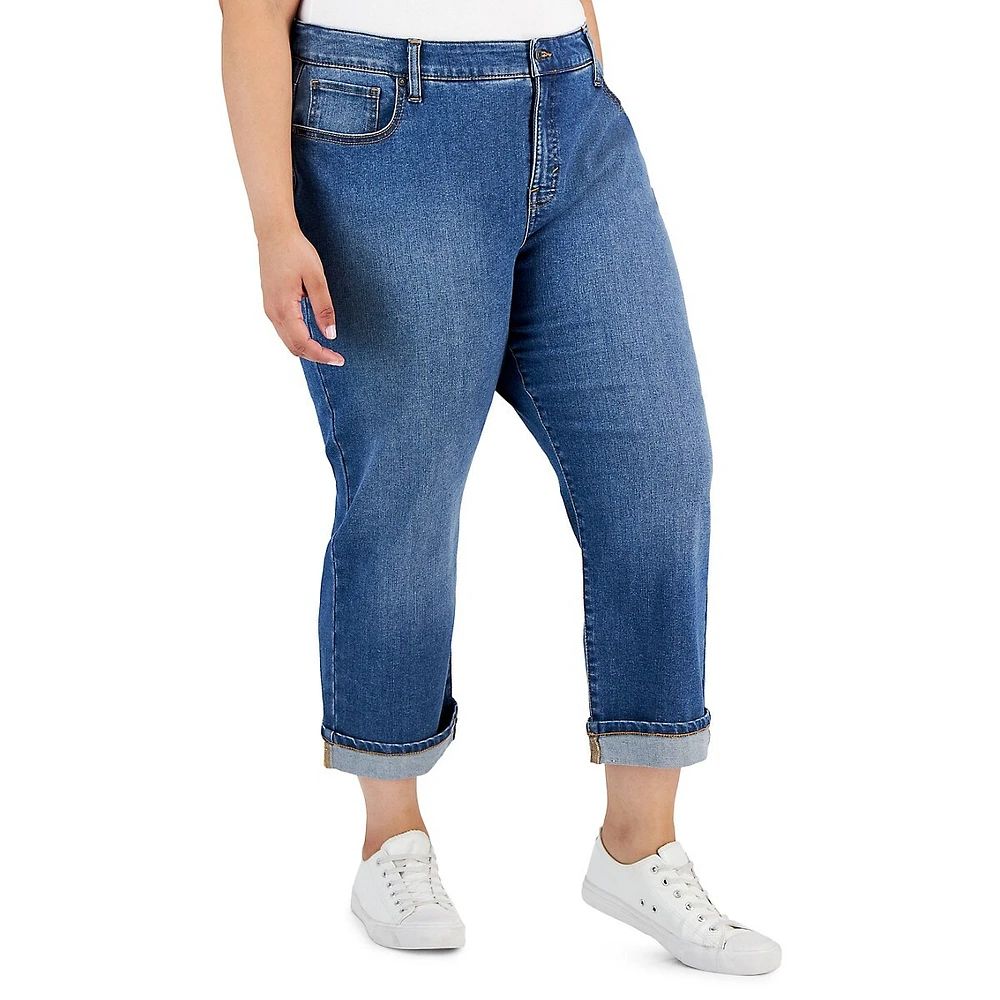 Plus Mid-Rise Curvy Capri Jeans