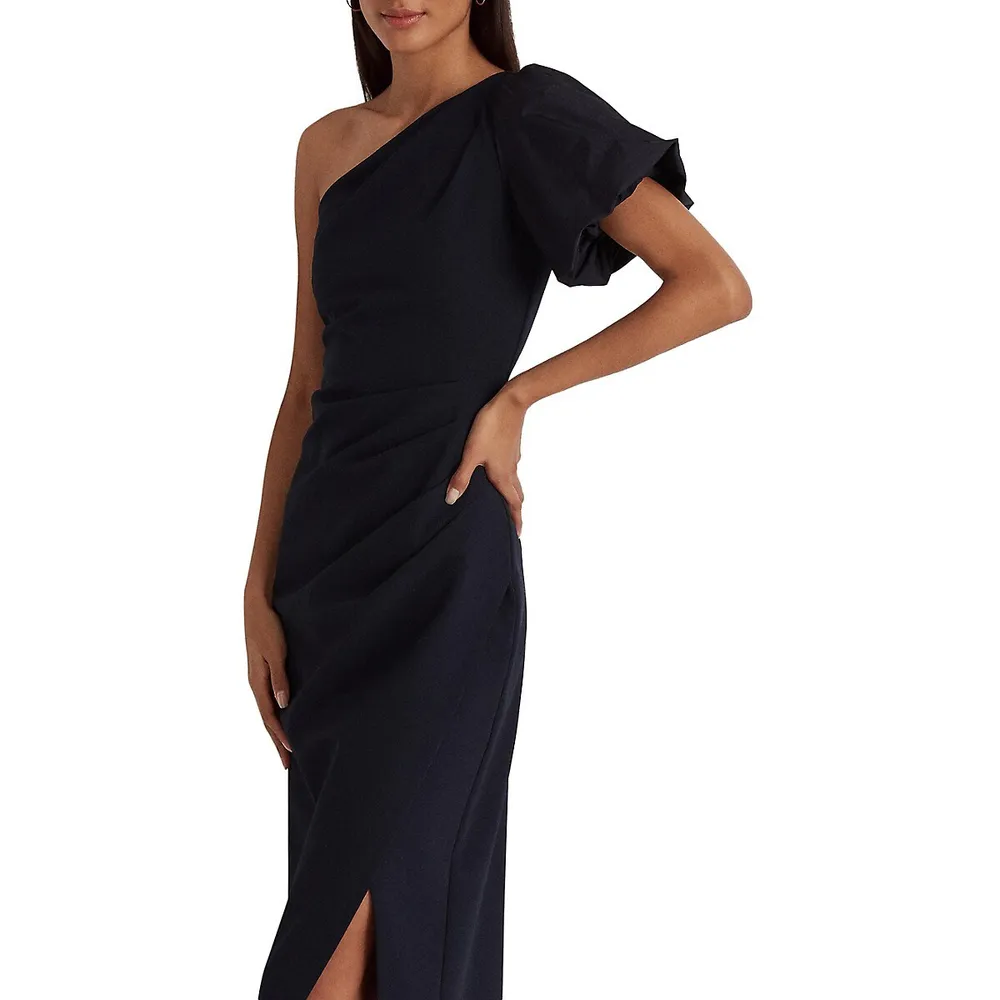 Robe midi dévoilant une épaule