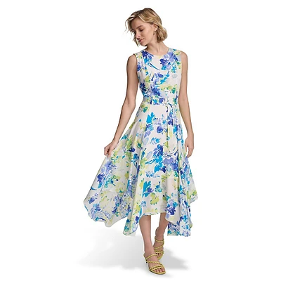 Robe midi fleurie sans manches