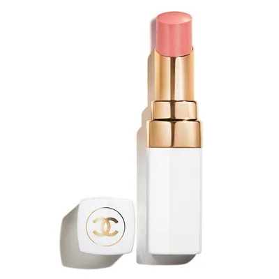 A HYDRATING TINTED LIP BALM THAT OFFERS BUILDABLE COLOUR FOR BETTER-LOOKING LIPS