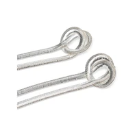 Boucles d'oreilles linéaires avec chaîne serpentine argentée et nœud