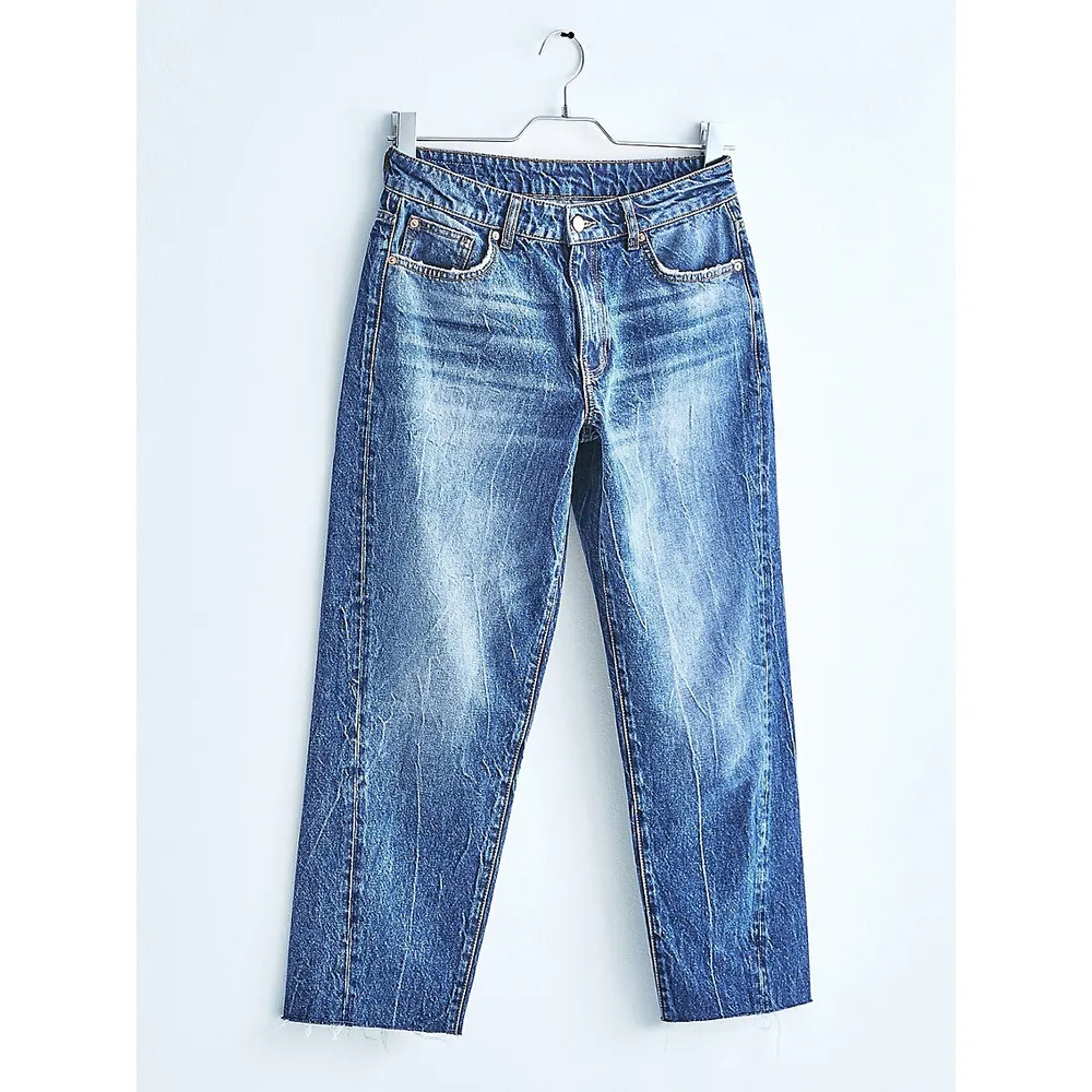 Relaxed-Fit Twisted Seam Mom Jeans