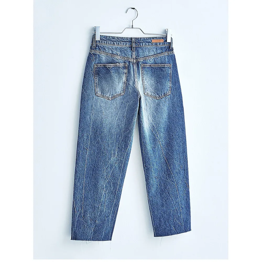 Relaxed-Fit Twisted Seam Mom Jeans