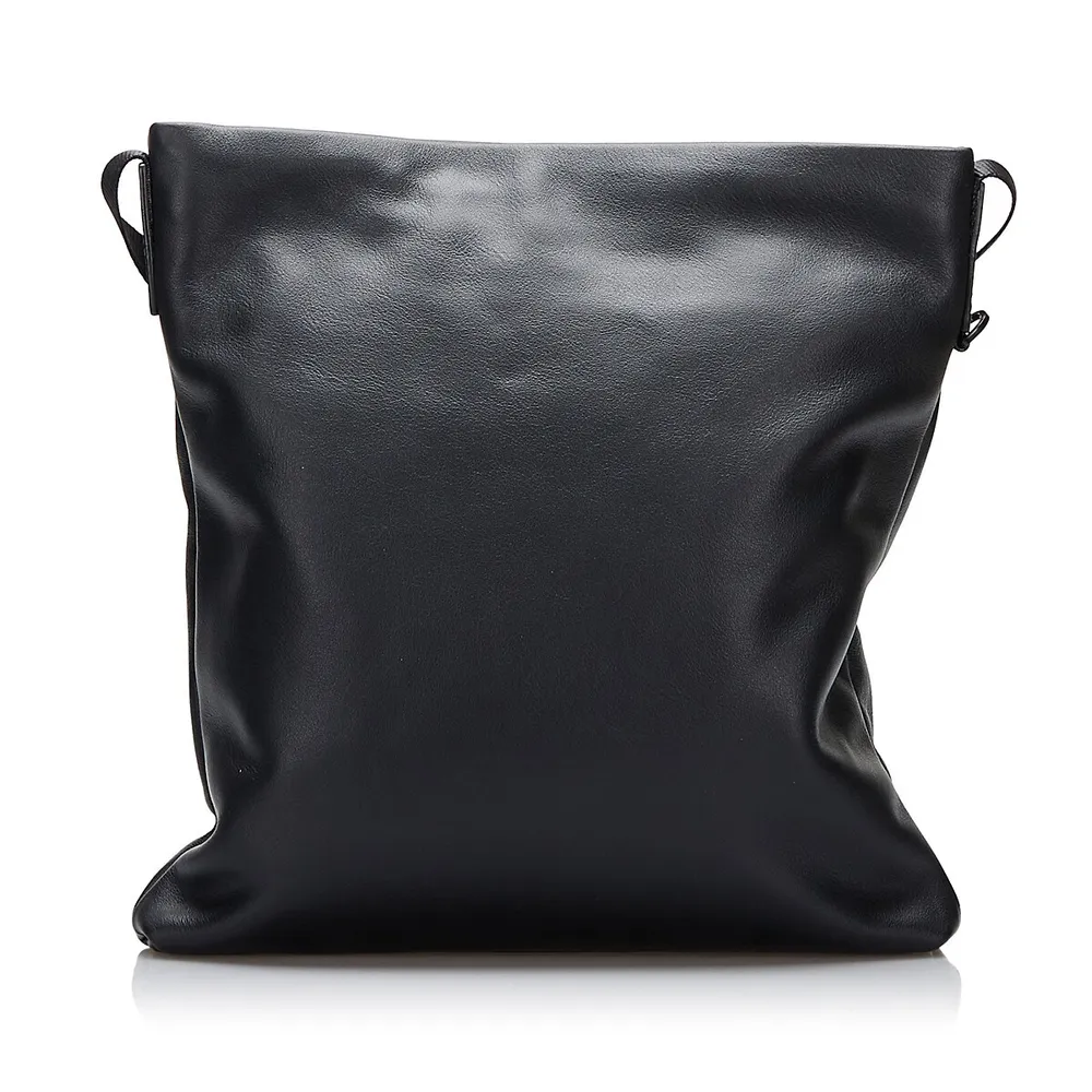 Pre-owned Leather Crossbody Bag In Black