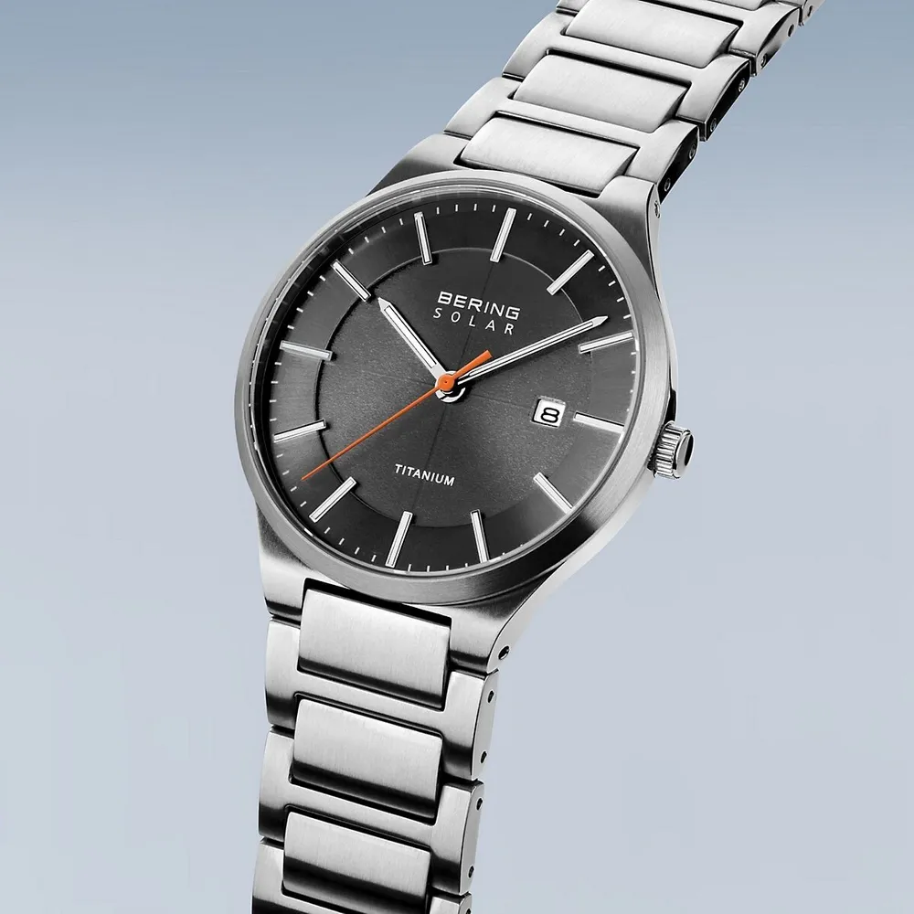 Men's Solar Titanium Watch In Silver/silver