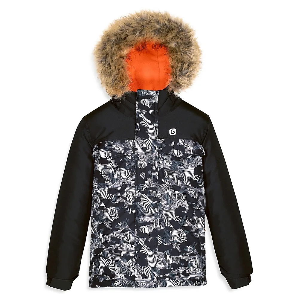 Ensemble d'habit de neige à motif camouflage aux couleurs contrastées avec manteau en similifourrure, pantalon, chapeau, mitaines et cache-cou pour garçon, cinq pièces