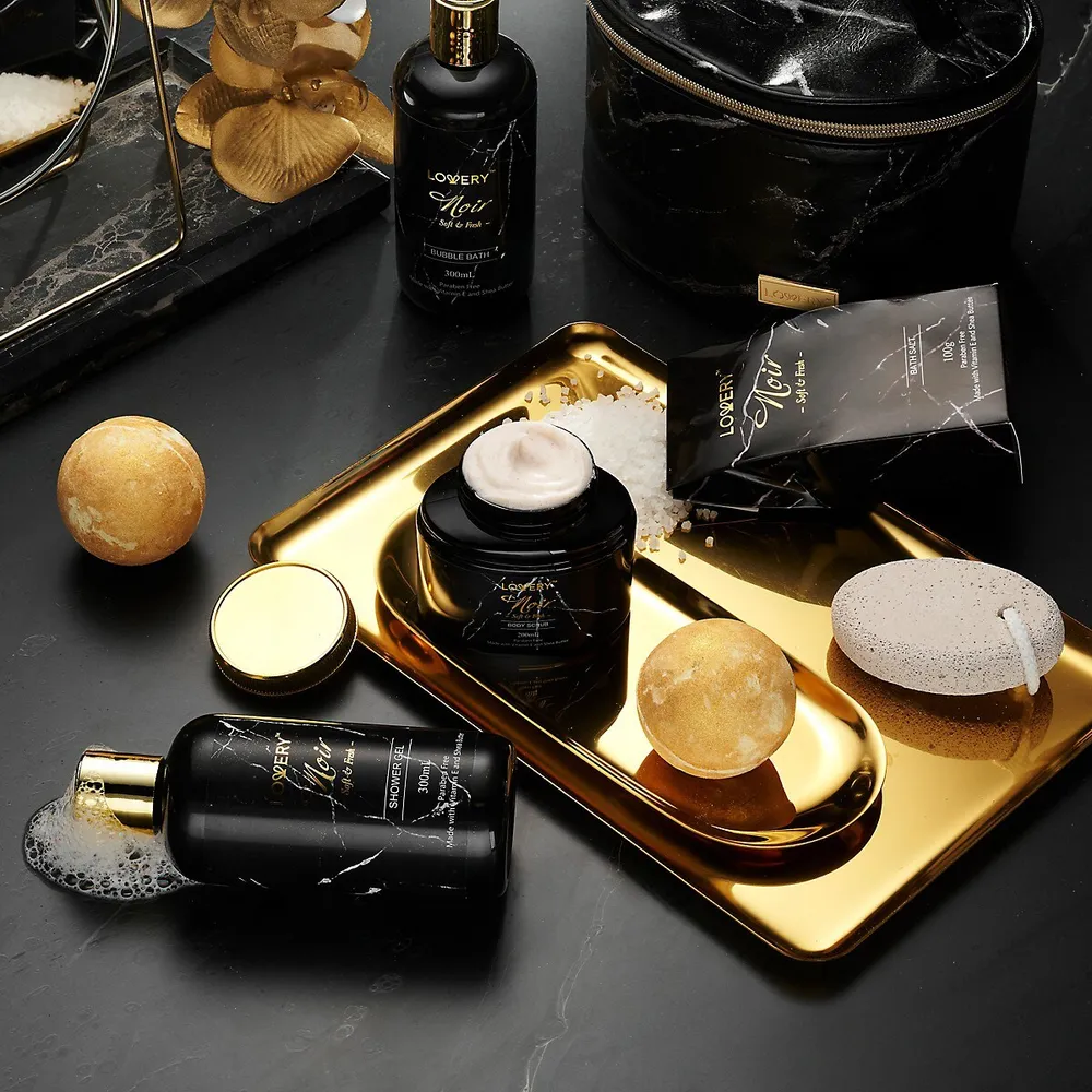 Lovery Deluxe Noir Bath and Body Kit with 24 Karate Gold Bath Bombs - Relaxing Spa Bag - Black