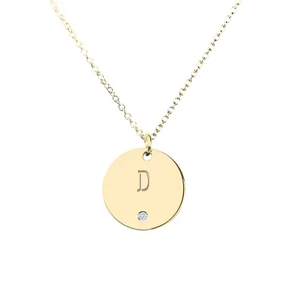 Collier à pendentif rond en or jaune 10 ct avec diamant 0,01 ct PT et lettre « D »