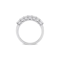 Or blanc 10 ct et 2,1 ct. Bague semi-éternité ajourée en émeraude Moissanite D.E.W.