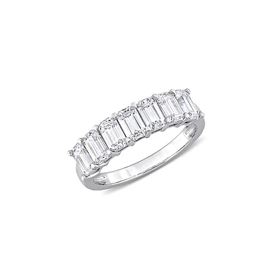 Or blanc 10 ct et 2,1 ct. Bague semi-éternité ajourée en émeraude Moissanite D.E.W.