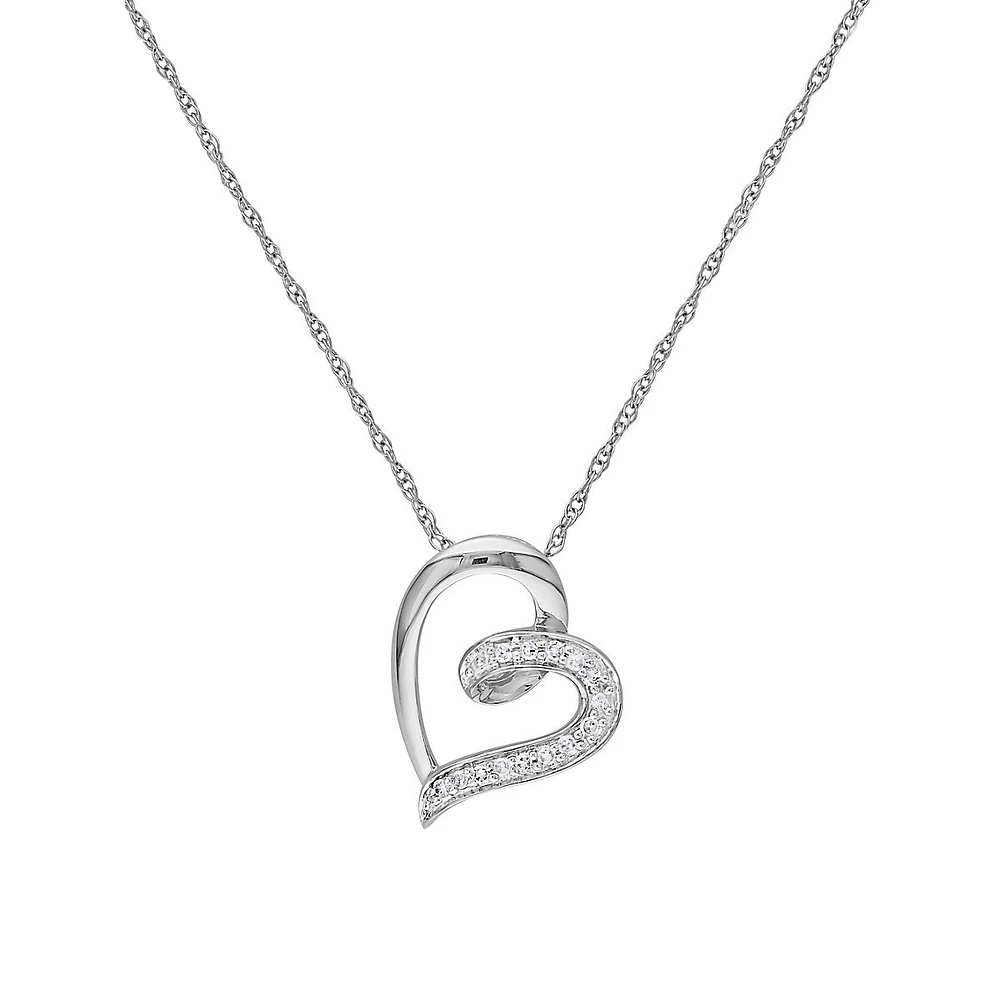 Collier à pendentif en or blanc 10 ct avec diamants 0,06 ct PT avec pendentif en forme de cœur en diamant 0,14 ct PT