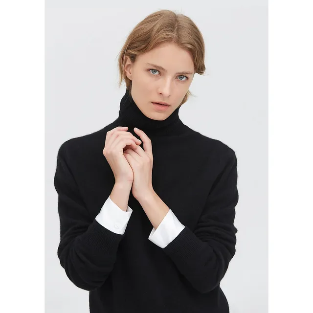 Seamless Silk-Cashmere Blend Turtleneck Sweater