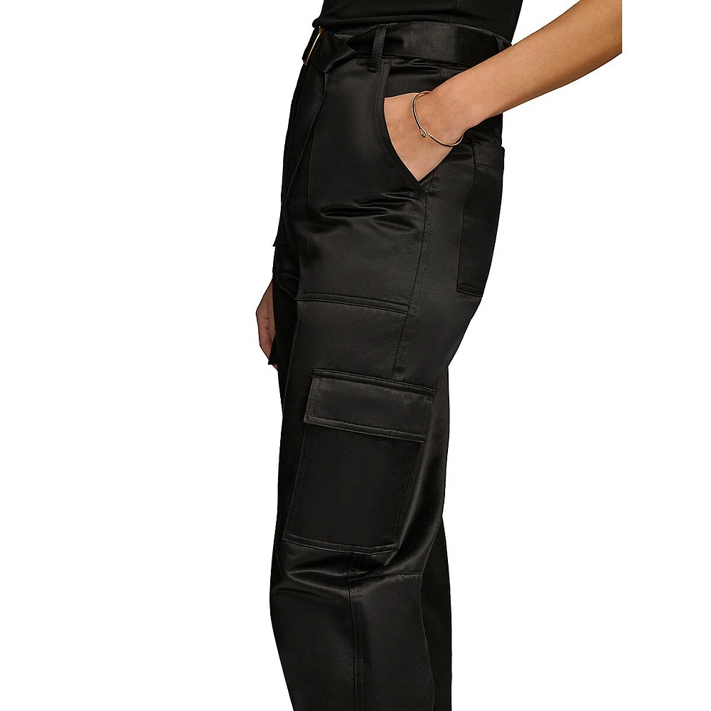 Pantalon cargo court en satin à taille haute