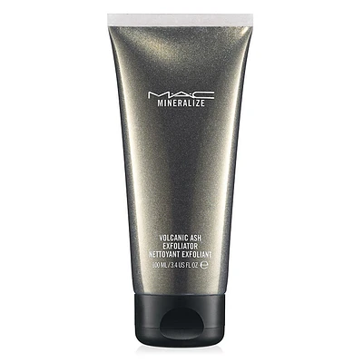 Nettoyant exfoliant à la cendre volcanique