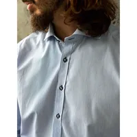 Chemise habillée à rayures fines de coupe étroite