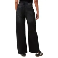 Relaxed Wide-Leg Jeans