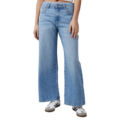 Relaxed Wide-Leg Jeans