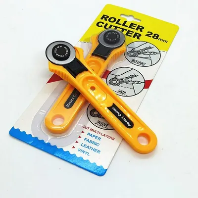 Rotary Cutter & Refill Blades Quilters Sewing Fabric Craft Ultrasonic Tools 28mm