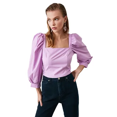 Woman Basics Fitted Basic Square Collar Woven Blouse