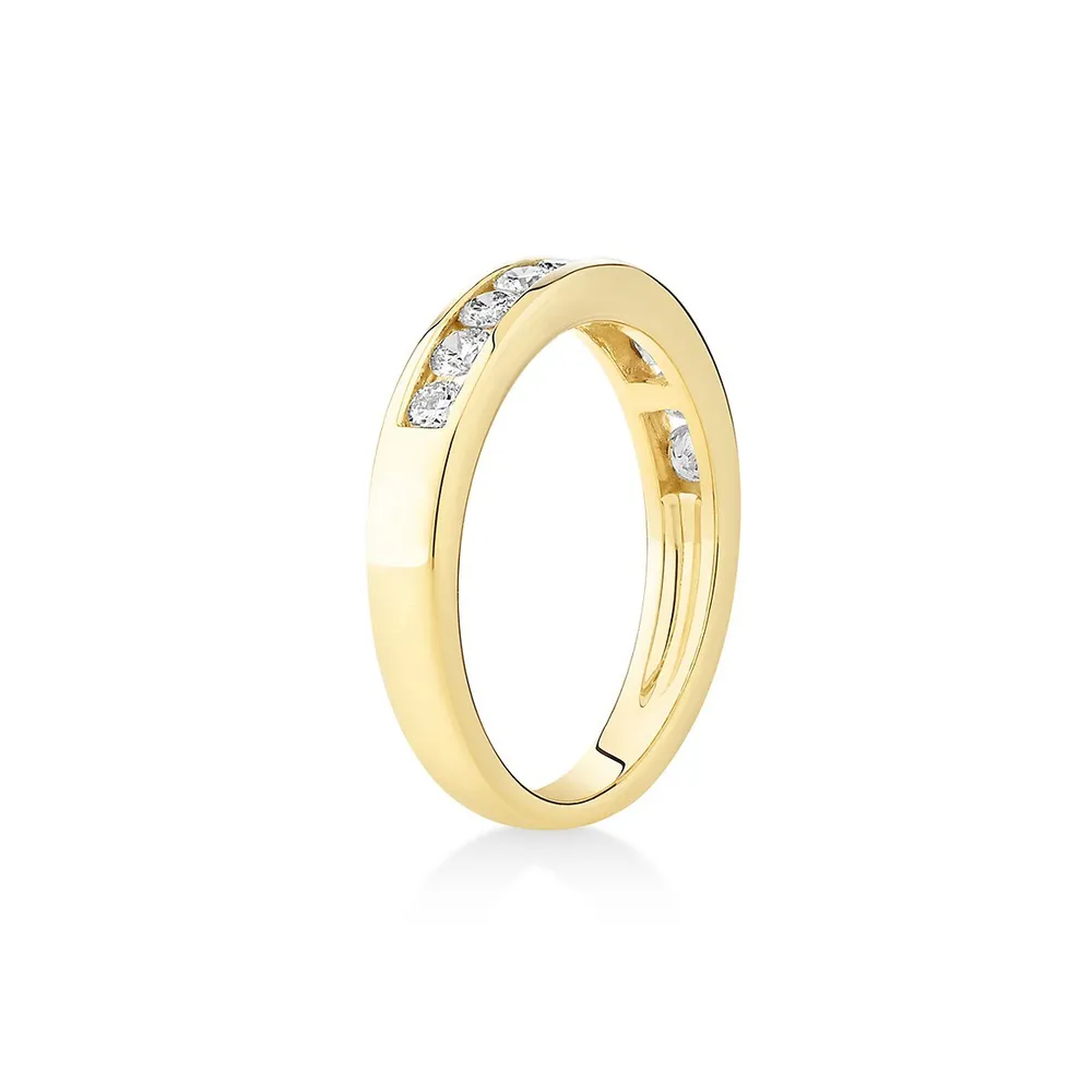 Wedding Ring With 0.50 Carat Tw Of Diamonds In 18kt Yellow Gold
