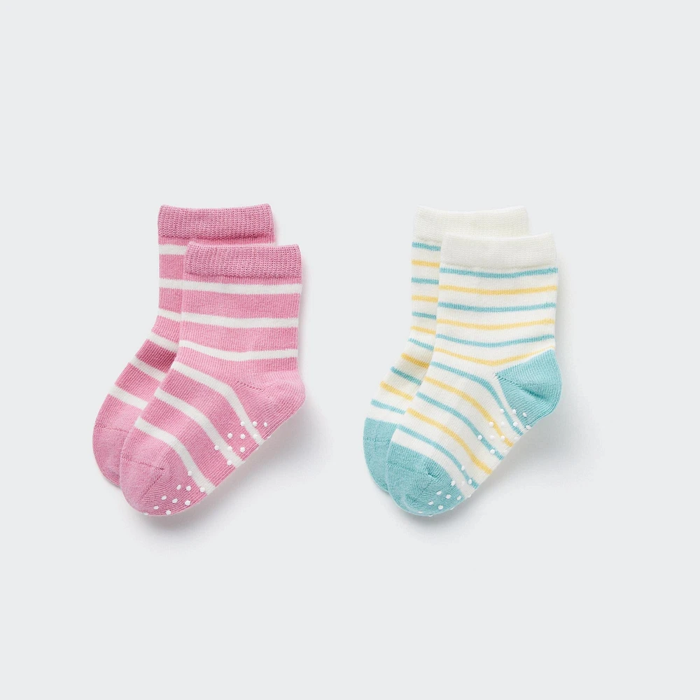 SOCKS (2 PAIRS)