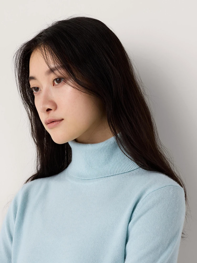 CASHMERE TURTLENECK SWEATER