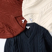 CABLE V NECK SWEATER