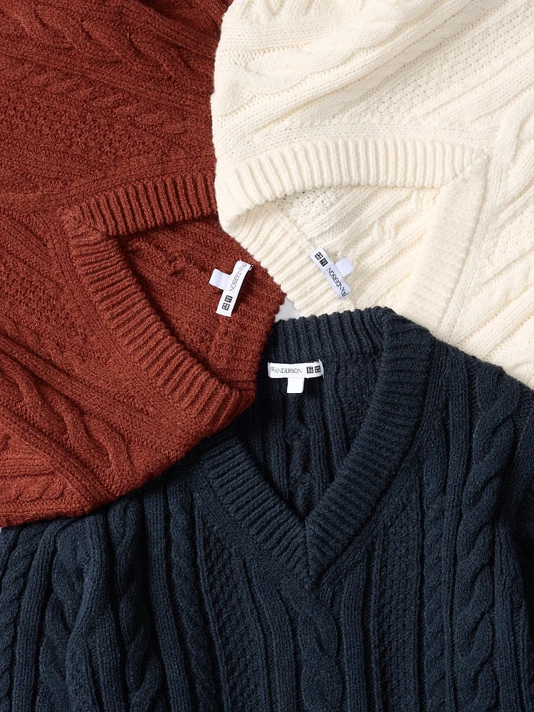 CABLE V NECK SWEATER