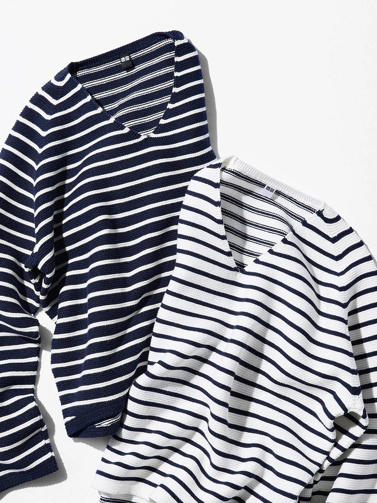 3D KNIT COTTON RELAXED V NECK SWEATER