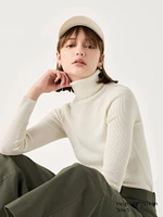 MERINO RIBBED TURTLENECK SWEATER