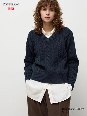 CABLE V NECK SWEATER