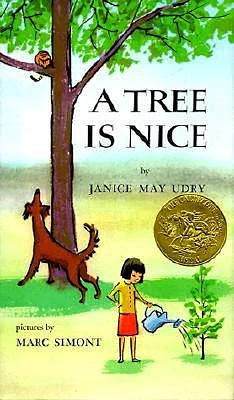 A Tree Is Nice: A Caldecott Award Winner (Hardcover)