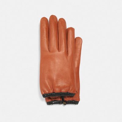 Sculpted Signature Gathered Leather Tech Gloves